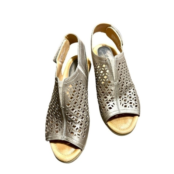 Earth Shoes - EARTH, WOMENS, CASCADE PLATINUM, WIDE, SLINGBACK SANDALS. OPEN TOE. SIZE 8 1/2D